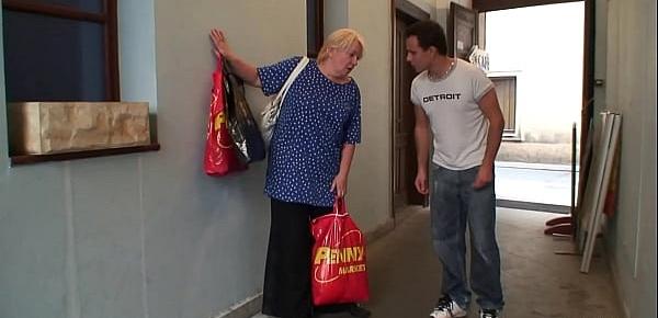 trendsBusty blonde granny pleases an young guy for help
